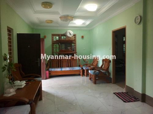 မြန်မာအိမ်ခြံမြေ - ငှားရန် property - No.3979 - မင်္ဂလာဒုံမြို့နယ်တွင် လုံးချင်းအိမ်ငှါးရန်ရှိသည်။ downstairs living room view