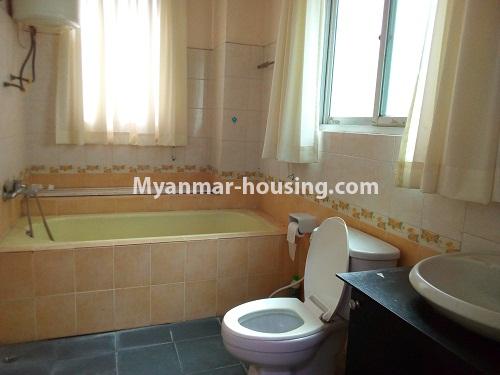 မြန်မာအိမ်ခြံမြေ - ငှားရန် property - No.3982 - မင်္ဂလာတောင်ညွန့်မြို့နယ်တွင် အခန်းကောင်းတစ်ခန်းဌားရန် ရှိပါသည်။View of the bathroom