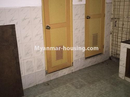 缅甸房地产 - 出租物件 - No.3984 - An apartment for rent in Downtown. - toilet and bathroom