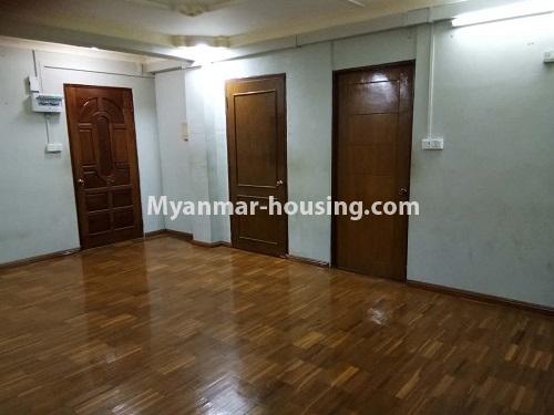 မြန်မာအိမ်ခြံမြေ - ငှားရန် property - No.3986 - မုဒိသာအိမ်ရာ(၂)တွင် ဈေးနှုန်းချိုသာသည့် အခန်းတစ်ခန်း ဌားရန် ရှိသည်။ - View of the Toilet and Bathroom