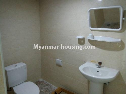 မြန်မာအိမ်ခြံမြေ - ငှားရန် property - No.3992 - မြကန်သာမီနီ ကွန်ဒိုတွင် အခန်းကောင်းတစ်ခန်းဌားရန် ရှိသည်။View of the bathroom