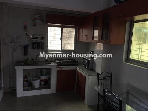 မြန်မာအိမ်ခြံမြေ - ငှားရန် property - No.4023 - တာမွေတွင် နိုင်ငံခြားသားနေထိုင်ရန် အခန်းသန့်တစ်ခန်း ငှားရန်ရှိသည်။View of the kitchen room.