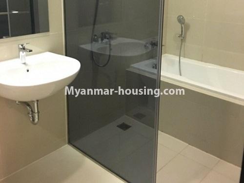 ミャンマー不動産 - 賃貸物件 - No.4024 - 2BHK Pool View G.E.M.S Condominium room for rent in Hlaing! - View of the wash room.