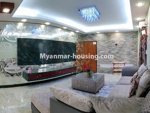 မြန်မာအိမ်ခြံမြေ - ငှားရန် property - No.4025 - ရေကျော်တွင် ကွန်ဒိုအခန်းကောင်း 8လွှာနှင့် အပေါ်ဆုံးထပ် (၂)လွှာ ငှားရန်ရှိသည်။living room