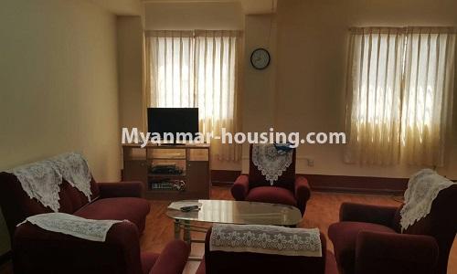 ミャンマー不動産 - 賃貸物件 - No.4026 - Large and clean room for rent in Yae Kyaw, Pazundaung! - View of the living room.