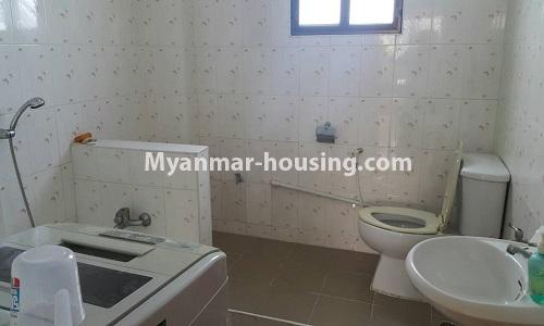 缅甸房地产 - 出租物件 - No.4026 - Large and clean room for rent in Yae Kyaw, Pazundaung! - View of the wash room.