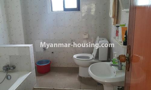 缅甸房地产 - 出租物件 - No.4027 - Furnished room for rent in Yae Kyaw, Pazundaung! - View of the wash room.