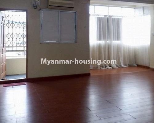 မြန်မာအိမ်ခြံမြေ - ငှားရန် property - No.4029 - ရန်ကုန် ဘူတာကြီးအနီးတွင် ကွန်ဒိုအခန်း တစ်ခန်း ငှားရန်ရှိသည်။another view of living room