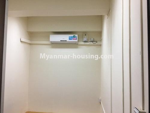 မြန်မာအိမ်ခြံမြေ - ငှားရန် property - No.4032 - ဗိုလ်အောင်ကျော်လမ်းတွင် ရုံးခန်းဖွင့်ရန်ကောင်းသည့် ကွန်ဒိုအခန်းကျယ် တစ်ခန်းငှါးရန်ရှိသည်။upper view of the one bedroom