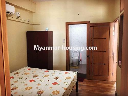မြန်မာအိမ်ခြံမြေ - ငှားရန် property - No.4033 - ဗိုလ်မြတ်ထွန်းလမ်းတွင် အလွှာမြင့်ကွန်ဒို တစ်ခန်းငှားရန်ရှိသည်။master bed room