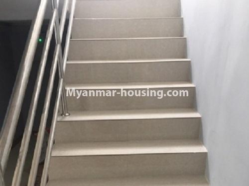မြန်မာအိမ်ခြံမြေ - ငှားရန် property - No.4035 - သာကေတတွင် လုံးချင်းငှါးရန်ရှိသည်။ - stairs view