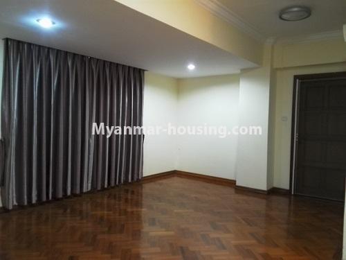 မြန်မာအိမ်ခြံမြေ - ငှားရန် property - No.4038 - ပုလဲကွန်ဒိုတွင် ရှုခင်းကောင်းသော အခန်းတစ်ခန်းငှါးရန်ရှိသည်။master bedroom