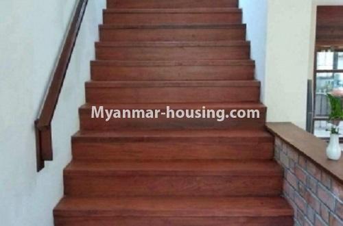 မြန်မာအိမ်ခြံမြေ - ငှားရန် property - No.4055 - ရှစ်မိုင်တွွင် လုံးချင်းငှါးရန်ရှိသည်။stairs view