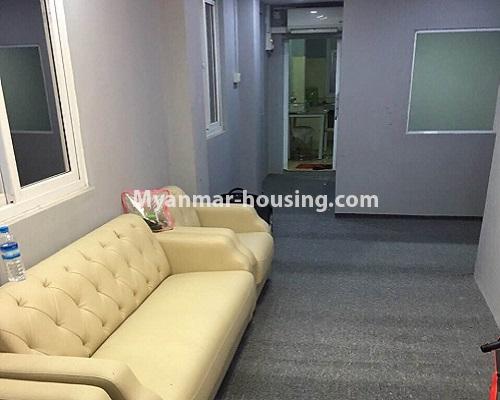 ミャンマー不動産 - 賃貸物件 - No.4065 - Nice apartment for rent in Kamaryut! - living room