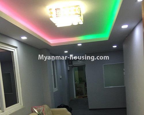 ミャンマー不動産 - 賃貸物件 - No.4065 - Nice apartment for rent in Kamaryut! - living room