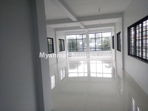 缅甸房地产 - 出租物件 - No.4068 - A Good Landed house for rent in Insein Township. - living room hall