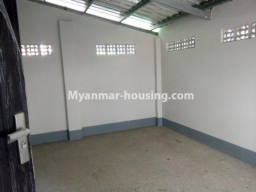 မြန်မာအိမ်ခြံမြေ - ငှားရန် property - No.4069 - အလုံမြို့နယ်တွင် လုံးချင်းကောင်းကောင်းငှားရန်ရှိသည်။