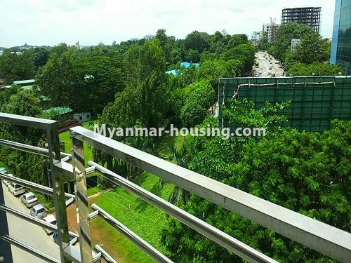 မြန်မာအိမ်ခြံမြေ - ငှားရန် property - No.4078 - ၈ မိုင်လမ်းဆုံးနားတွင် ကွန်ဒိုအသစ်ခန်းတစ်ခန်း ငှါးရန်ရှိသည်။outside view