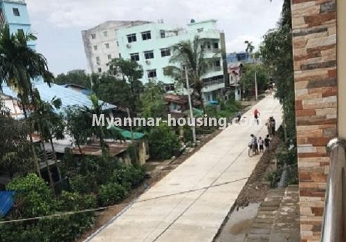 မြန်မာအိမ်ခြံမြေ - ငှားရန် property - No.4080 - ပေါက်တောဝအနီးတွင် မြေညီထပ် ငှားရန်ရှိသည်။View of the road