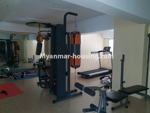 မြန်မာအိမ်ခြံမြေ - ငှားရန် property - No.4093 - အောင်ချမ်းသာကွန်ဒိုတွင် View ကောင်းသည့် အခန်းတစ်ခန်းငှားရန်ရှိသည်။ - gym