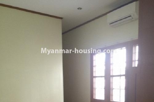 မြန်မာအိမ်ခြံမြေ - ငှားရန် property - No.4115 - ချော်တွင်းကုန်းအနီးတွင် လုံးချင်းအိမ်ကောင်းကောင်းတစ်လုံး ငှားရန်ရှိသည်။ - living room