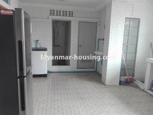 မြန်မာအိမ်ခြံမြေ - ငှားရန် property - No.4121 - လမ်းမတော်တွင် ကွန်ဒိုအခန်းတစ်ခန်း ငှားရန်ရှိသည်။kitchen room