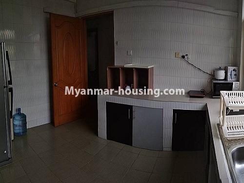 မြန်မာအိမ်ခြံမြေ - ငှားရန် property - No.4132 - ရွေှပြည်အေးရိပ်မွန်ကွန်ဒို တွင် အခန်းကျဉ်း ကောင်းကောင်းတစ်ခန်းပါသည်။kit