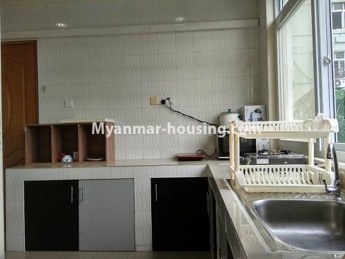 မြန်မာအိမ်ခြံမြေ - ငှားရန် property - No.4132 - ရွေှပြည်အေးရိပ်မွန်ကွန်ဒို တွင် အခန်းကျဉ်း ကောင်းကောင်းတစ်ခန်းပါသည်။k