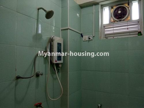 မြန်မာအိမ်ခြံမြေ - ငှားရန် property - No.4132 - ရွေှပြည်အေးရိပ်မွန်ကွန်ဒို တွင် အခန်းကျဉ်း ကောင်းကောင်းတစ်ခန်းပါသည်။bathroom