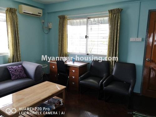 ミャンマー不動産 - 賃貸物件 - No.4133 - Top Condo room  for rent in Pazundaung. - Living room