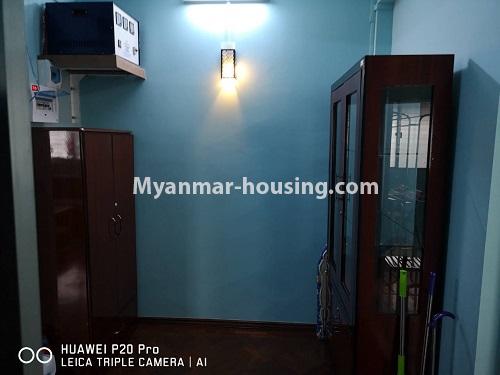 မြန်မာအိမ်ခြံမြေ - ငှားရန် property - No.4133 - ပုဇွန်တောင်တွင် အပေါ်ဆုံးလွှာ ကွန်ဒိုခန်း ငှားရန်ရှိသည်။ - Bed room