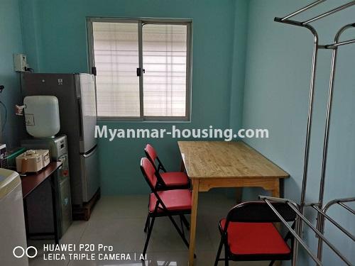 မြန်မာအိမ်ခြံမြေ - ငှားရန် property - No.4133 - ပုဇွန်တောင်တွင် အပေါ်ဆုံးလွှာ ကွန်ဒိုခန်း ငှားရန်ရှိသည်။ - Dinning room