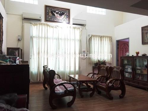 မြန်မာအိမ်ခြံမြေ - ငှားရန် property - No.4143 - ဒဂုံတွင် ကွန်ဒိုအခန်းကောင်း ငှားရန်ရှိသည်။Living room
