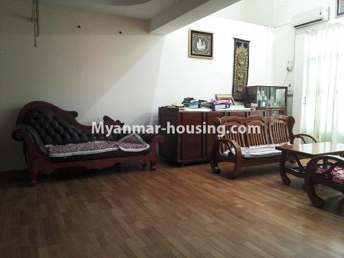 မြန်မာအိမ်ခြံမြေ - ငှားရန် property - No.4143 - ဒဂုံတွင် ကွန်ဒိုအခန်းကောင်း ငှားရန်ရှိသည်။ - Living room