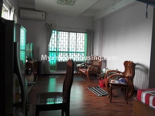 မြန်မာအိမ်ခြံမြေ - ငှားရန် property - No.4143 - ဒဂုံတွင် ကွန်ဒိုအခန်းကောင်း ငှားရန်ရှိသည်။ - living room
