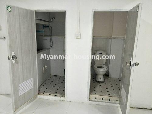 မြန်မာအိမ်ခြံမြေ - ငှားရန် property - No.4146 - မဂ်လာတောင်ညွှန့်တွင် ငါးလွှာပါတိုက်ခန်း ရုံးခန်းအတွက် ငှားရန်ရှိသည်။Toilet and Bathroom view