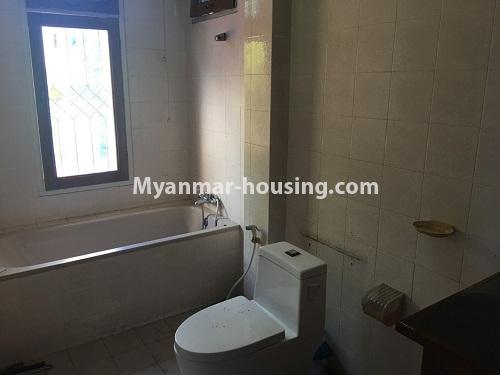 ミャンマー不動産 - 賃貸物件 - No.4153 - Landed house for rent in Mayangone! - bathroom