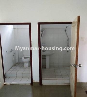 မြန်မာအိမ်ခြံမြေ - ငှားရန် property - No.4160 - တောင်ဥက္ကလာ ၁၀ရပ်ကွက်ဈေးအနီးတွင် လုံးချင်းငှားရန်ရှိသည်။ - bathroom view