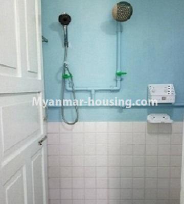 ミャンマー不動産 - 賃貸物件 - No.4167 - Apartment for rent in Sanchaung! - bathroom
