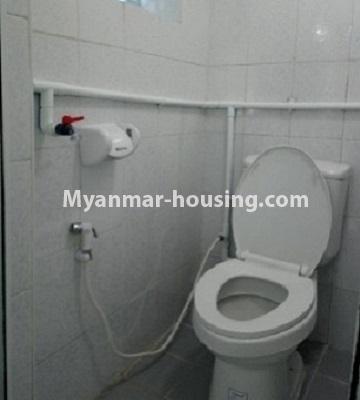 ミャンマー不動産 - 賃貸物件 - No.4167 - Apartment for rent in Sanchaung! - toilet
