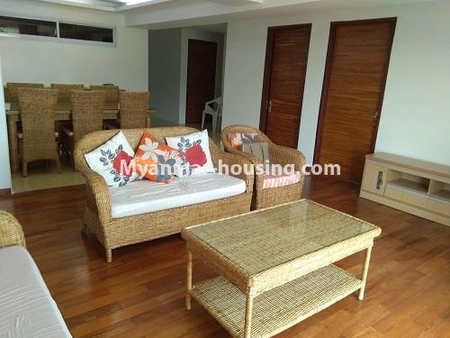 မြန်မာအိမ်ခြံမြေ - ငှားရန် property - No.4180 - ဗဟန်းတွင် ရှု့ခင်းကောင်းကောင်း ကွန်ဒိုခန်း ငှားရန်ရှိသည်။living room