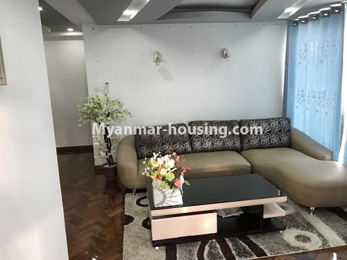 မြန်မာအိမ်ခြံမြေ - ငှားရန် property - No.4184 - တောင်ဥက္ကလာတွင် ကွန်ဒိုတိုက်ခန်း အပေါ်ဆုံးထပ် ငှားရန်ရှိသည်။living room