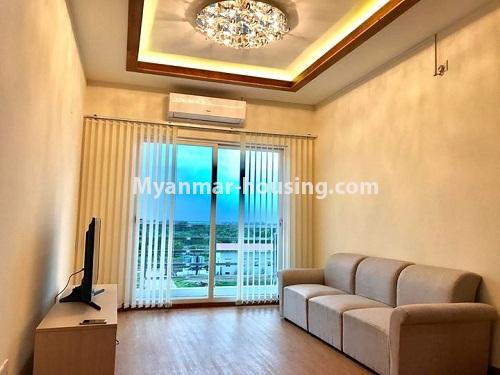 မြန်မာအိမ်ခြံမြေ - ငှားရန် property - No.4186 - မင်္ဂလာဒုံတွင် အဆင့်မြင့် ကွန်ဒိုတိုက်ခနး်ငှားရန်ရှိသည်။living room view