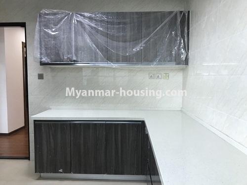 မြန်မာအိမ်ခြံမြေ - ငှားရန် property - No.4193 - ရန်ကင်းတွင် ကွန်ဒိုတိုက်ခန်း ငှားရန်ရှိသည်။ - bathroom