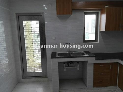 ミャンマー不動産 - 賃貸物件 - No.4201 - A good Condominium for rent in Bahan. - kitchen room