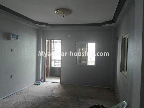 ミャンマー不動産 - 賃貸物件 - No.4202 - Apartment for rent in Sanchaung! - living room