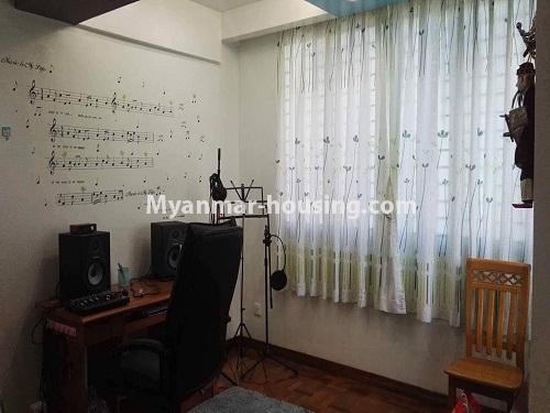 မြန်မာအိမ်ခြံမြေ - ငှားရန် property - No.4207 - ဗဟန်းတွင် ပလဲကွန်ဒိုခန်း ငှားရန်ရှိသည်။ - master bedroom