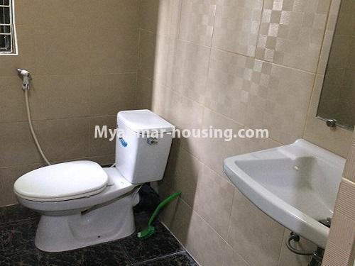 ミャンマー不動産 - 賃貸物件 - No.4208 - A good Condominium for rent in Lanmadaw. - Tiolet room