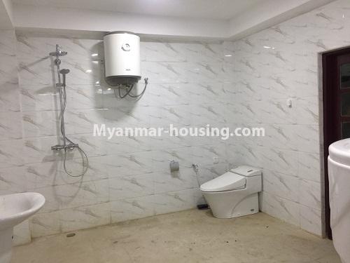 မြန်မာအိမ်ခြံမြေ - ငှားရန် property - No.4210 - မြို့ထဲတွင် အပေါ်ဆုံးထပ်ငှားရန် ရှိသည်။bathroom