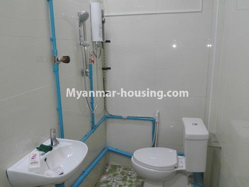 မြန်မာအိမ်ခြံမြေ - ငှားရန် property - No.4216 - မြို့ထဲတွင် ကွန်ဒိုခန်းကျယ် ငှားရန်ရှိသည်။one bathroom